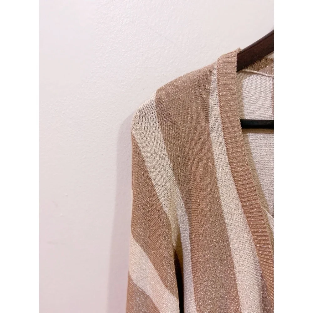 BCBGMaxazria Beautiful Vertical Stripe Top - Picture 4 of 7